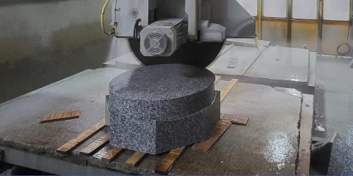Lavorazione Graniti con controllo numerico