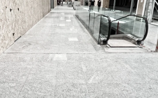 Lucidatura pavimenti in granito P.I.L. Gran min