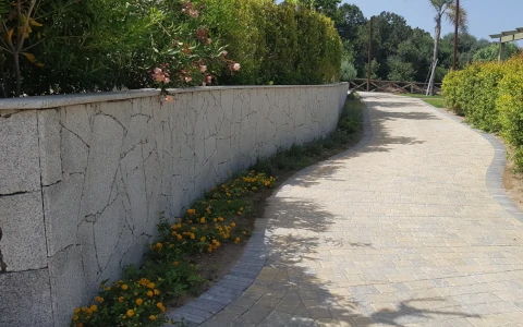 Muretti in granito sardo P.I.L. Gran min