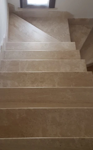 Scala interna in marmo P.I.L. Gran min
