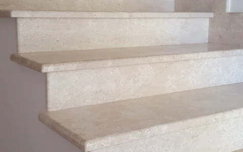 Scale in marmo bianco P.I.L. Gran min
