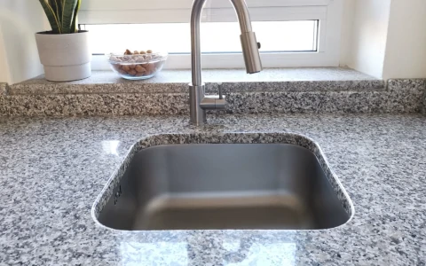 Rivestimento Lavandino in Granito P.I.L. Gran min