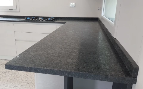 Top cucina nero in quarzo P.I.L. Gran min