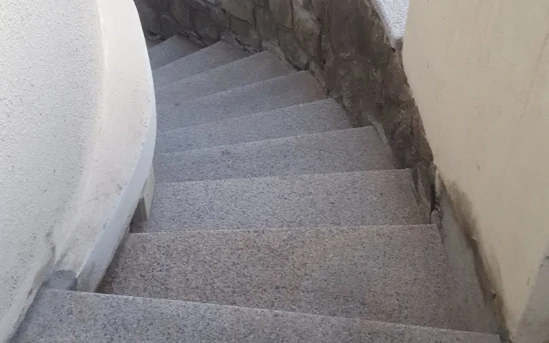 Scale esterne in granito bocciardato P.I.L. Gran min